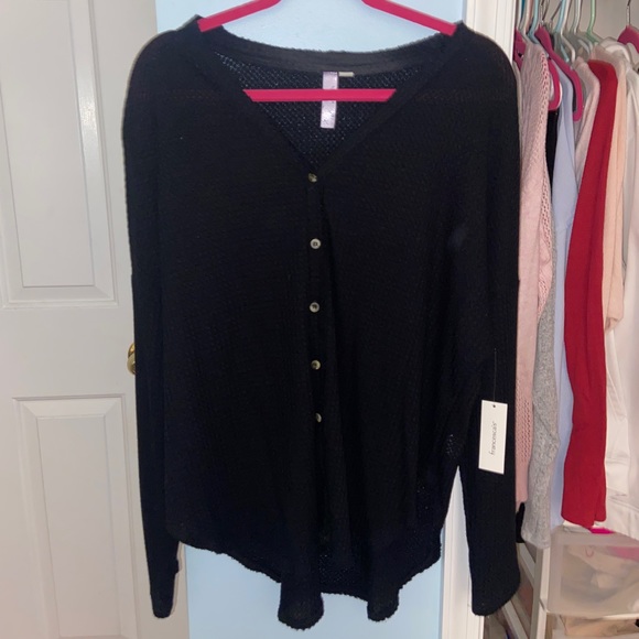 Francesca’s Button Up Black Waffle Top - Picture 1 of 3